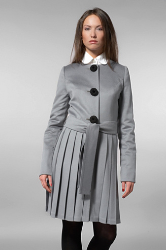 Элегантное женское пальто с юбкой-плиссе сероватое, дизайн-студия Екатерины Смолиной.Пальто с