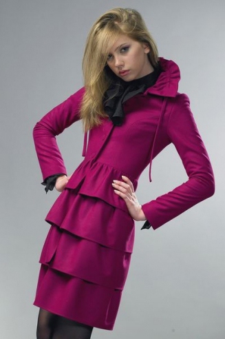 Модное пальто 2011 года - романтичное и женственное, с рюшами или оборками, с поясом или без, сделает любую девушку