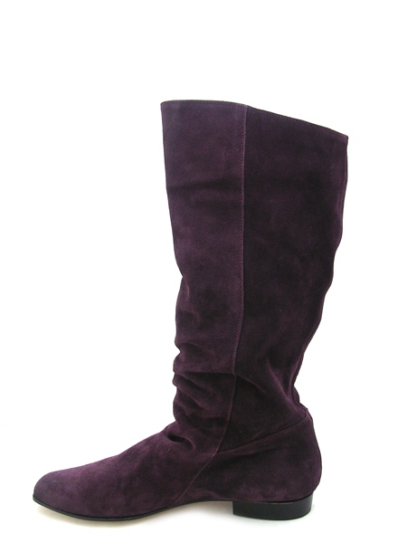 Весенние сапоги с широким голенищем