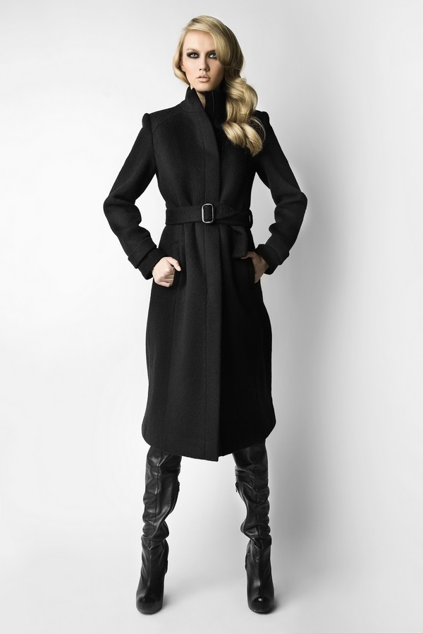 Элегантное черное пальто