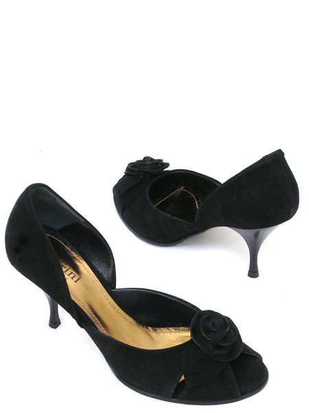 Зимние сапоги чёрного