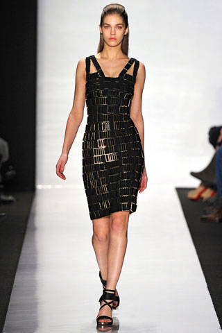Гламурный бондаж от Herve Leger